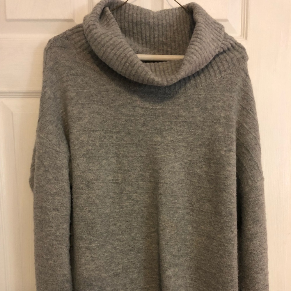 Old Navy Gray Turtleneck.